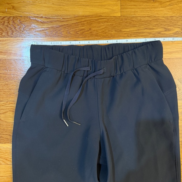 Lululemon On The Fly Jogger Black - Size 4 - Picture 2 of 7